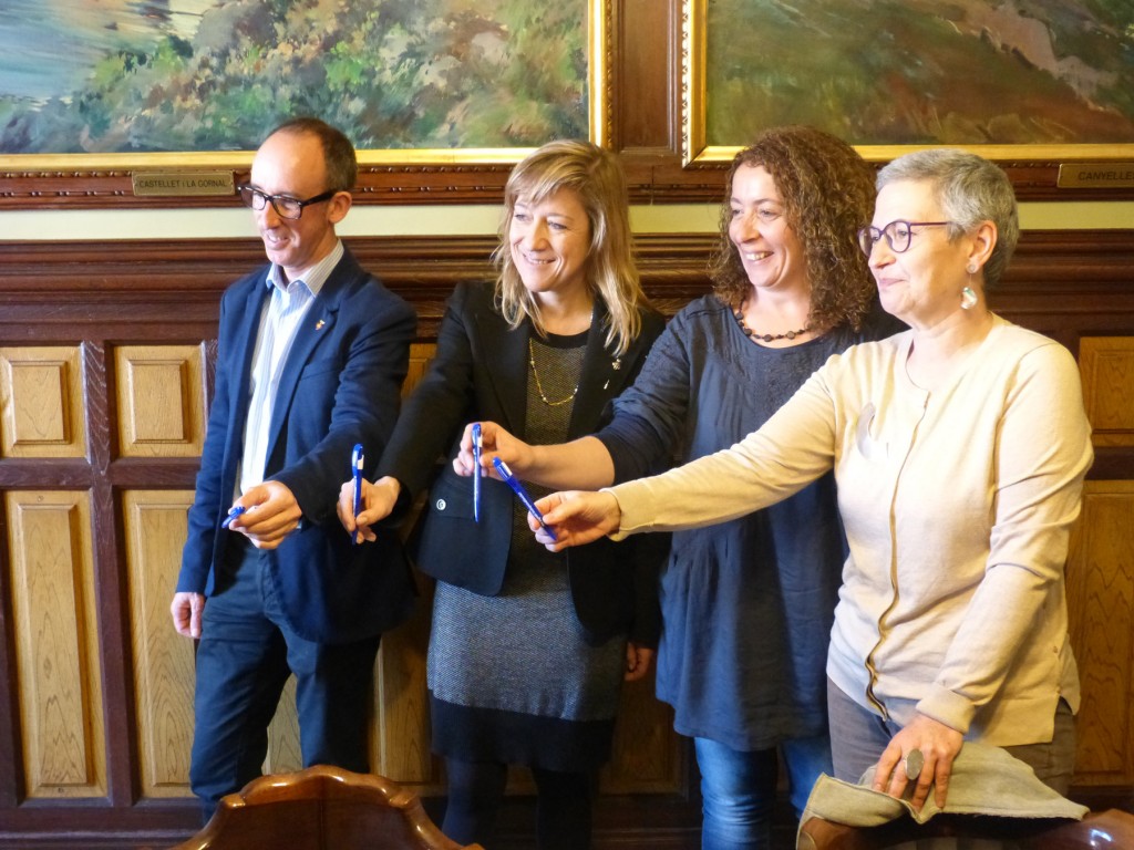 Miquel Forns, alcalde de Sitges; Neus Lloveras, alcadessa de Vilanova; Anna Gavaldà, alcadessa de St. Pere de Ribes. Maite. Comas, de JPR/ANC